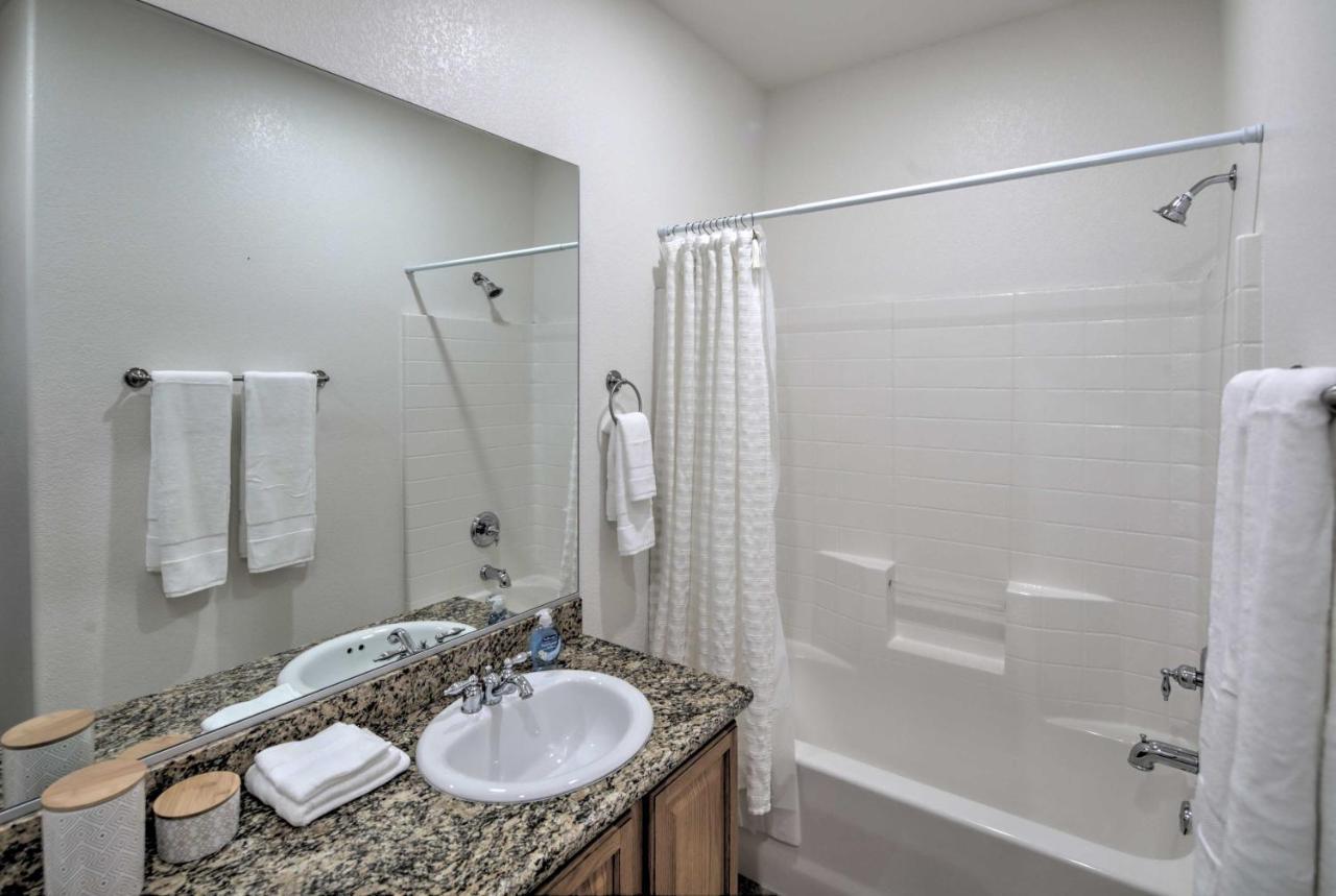 Desert Condo With Pool About 3 Miles To Colorado River! บูลเฮดซิตี ภายนอก รูปภาพ